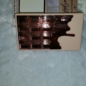 Makeup Revolution Highlighter Duo